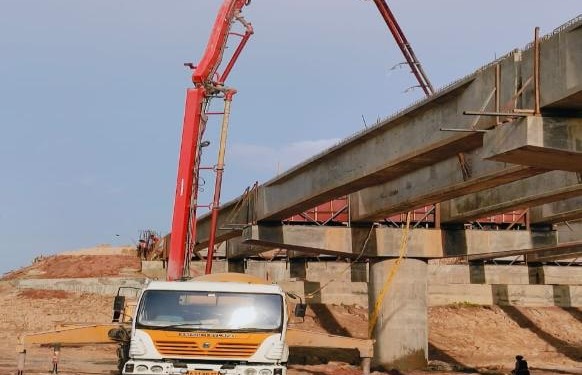 Bridge girder and diaphragm casting