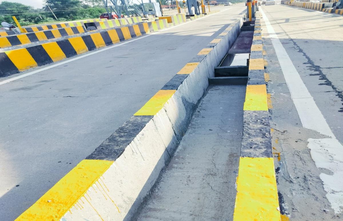 Toll plaza lane works